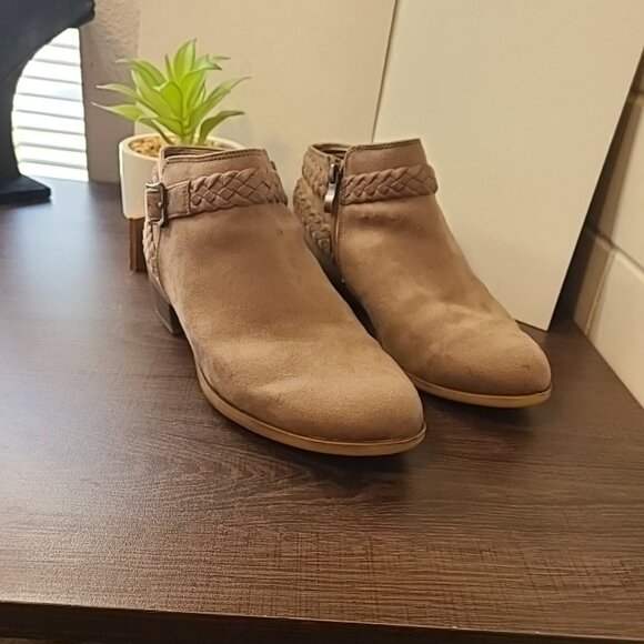 Life Stride Memory Foam Ankle Boots 7.5 Size Sandy Brown Ladies Pre-Owned Office - Picture 3 of 8